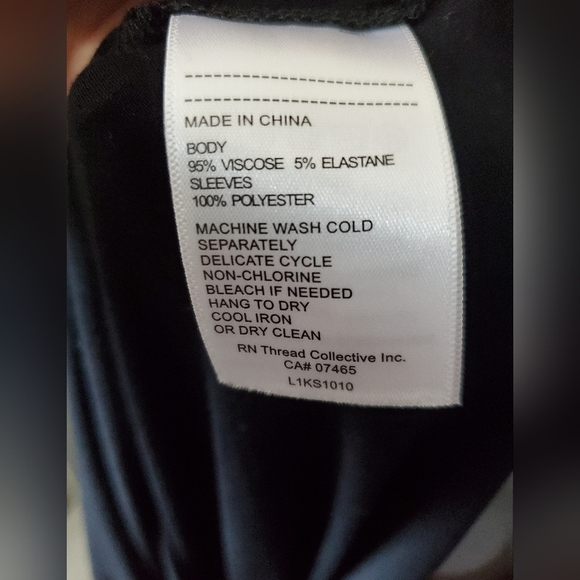 LAUNDRY BY SHELLI SEGAL black with checkered short sleeves top. Size xs - Picture 5 of 6